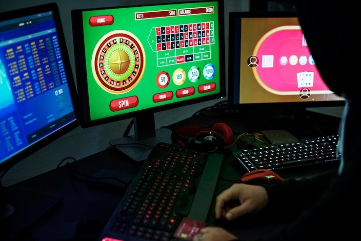 Pengguna memeriksa akun sebelum pembayaran